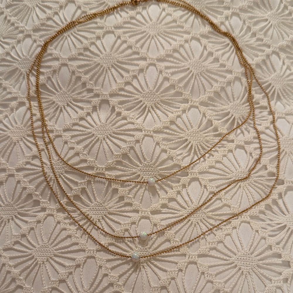 Chic Gold Layered Necklace with Opal Accents
